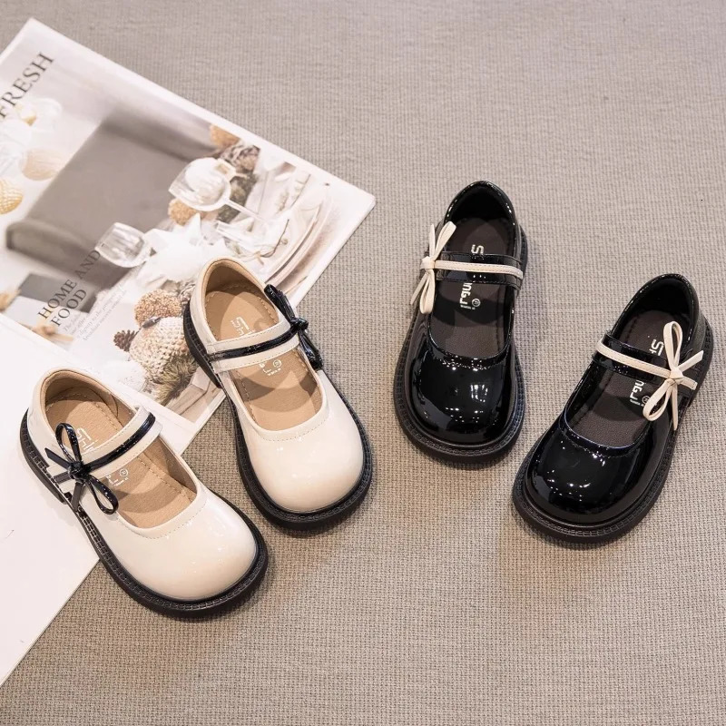 Fashion girls school shoes childrens fashion patches work bow princess shoes childrens light Mary Jens childrens ruffled leather shoes 241023