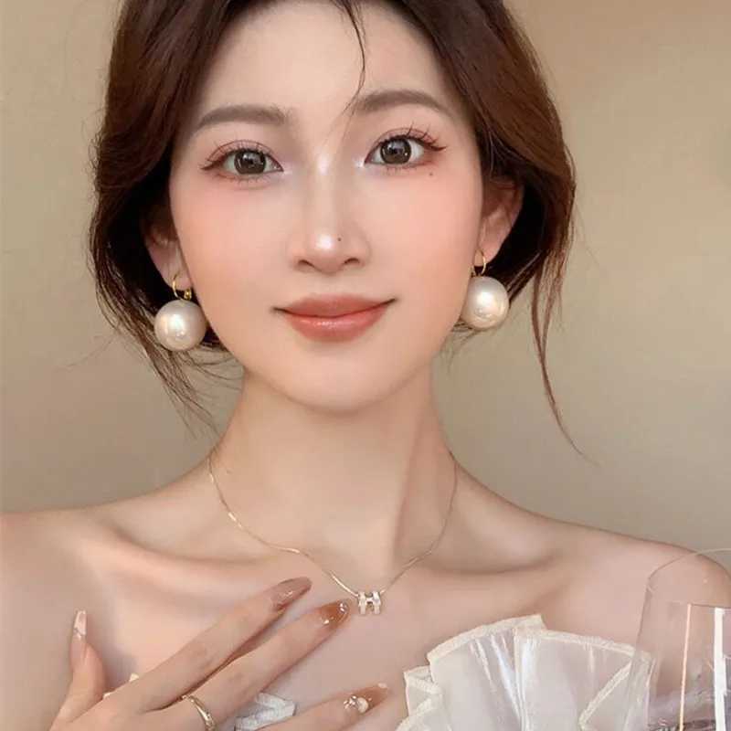 New Korean Exquisite Fashion Pearl Earrings Temperature Simple Earrings Womens Jewelry W241023