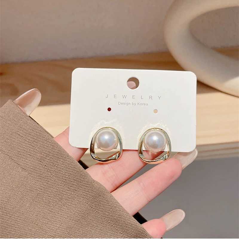 Deformity Round Pearl Earrings Womens Classic Simple Geometry Irregular Earrings Jewelry Tren Elegant Party Decoration W241023