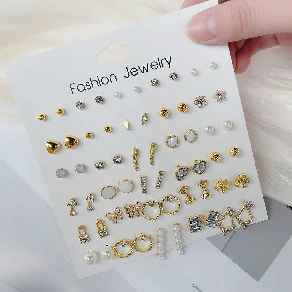 Geometry 30 pairs/batch of Korean fashion sweetheart shaped imitation pearl earrings suitable for womens daily student friends jewelry W241023