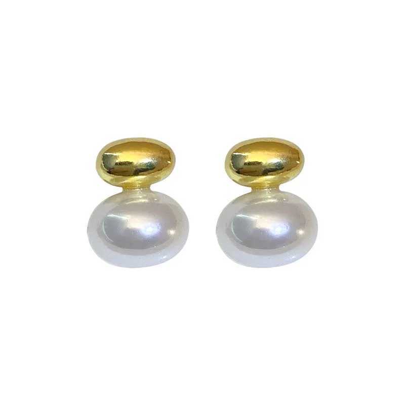 2024 New French Elegant Golden Bean Spld Flat Pearl Earrings Suitable for Korean Fashion Jewelry Party Womens Sweet Dress W241023