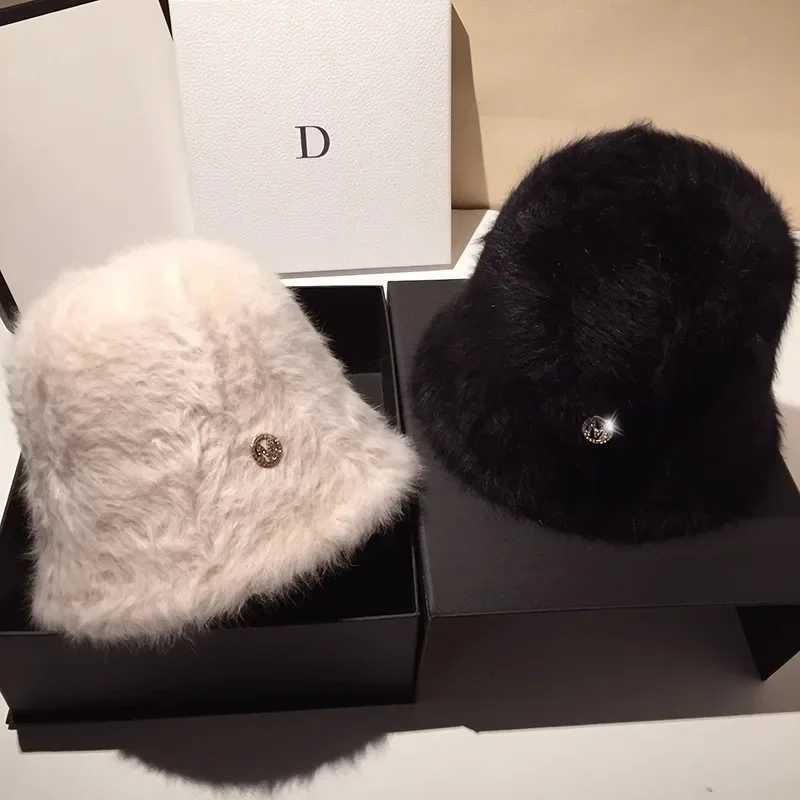 Fashion designer Xin M rabbit fur leather bucket hat warm winter Korean casual version fluffy bucket hat white warm basin hat X241023