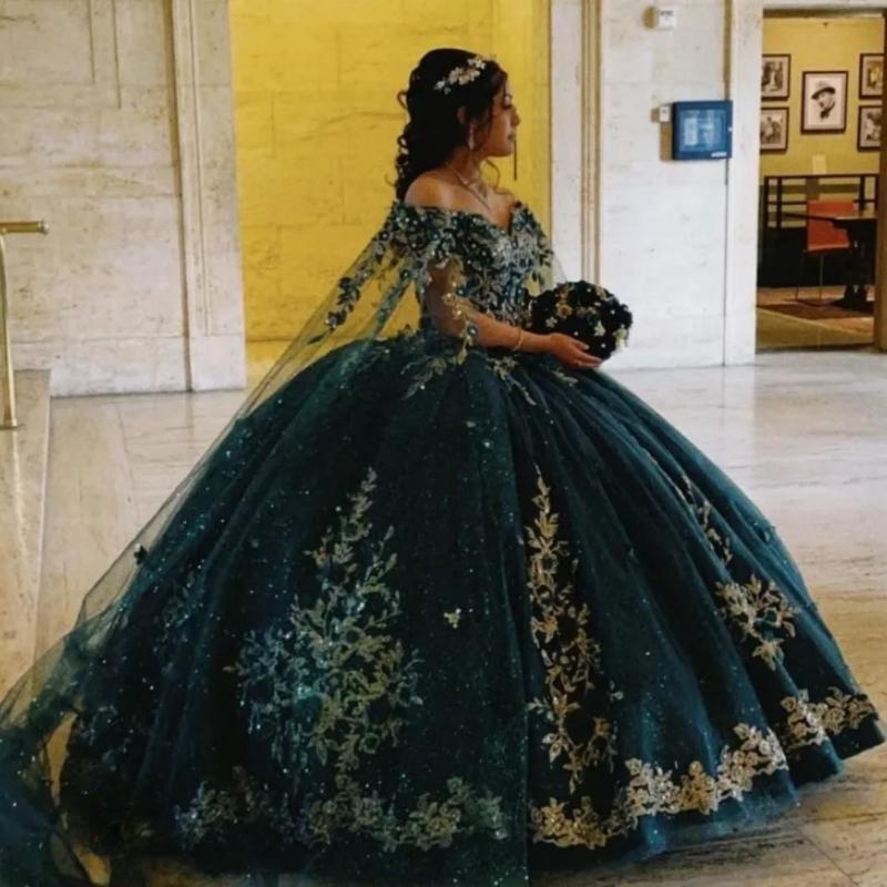 Emerald Green Shiny Princess Off The Shoulder Ball Gown Quinceanera Dresses Beaded Applique 3D Flower With Cape Birthday Party Vestido De Noiva 15 ano