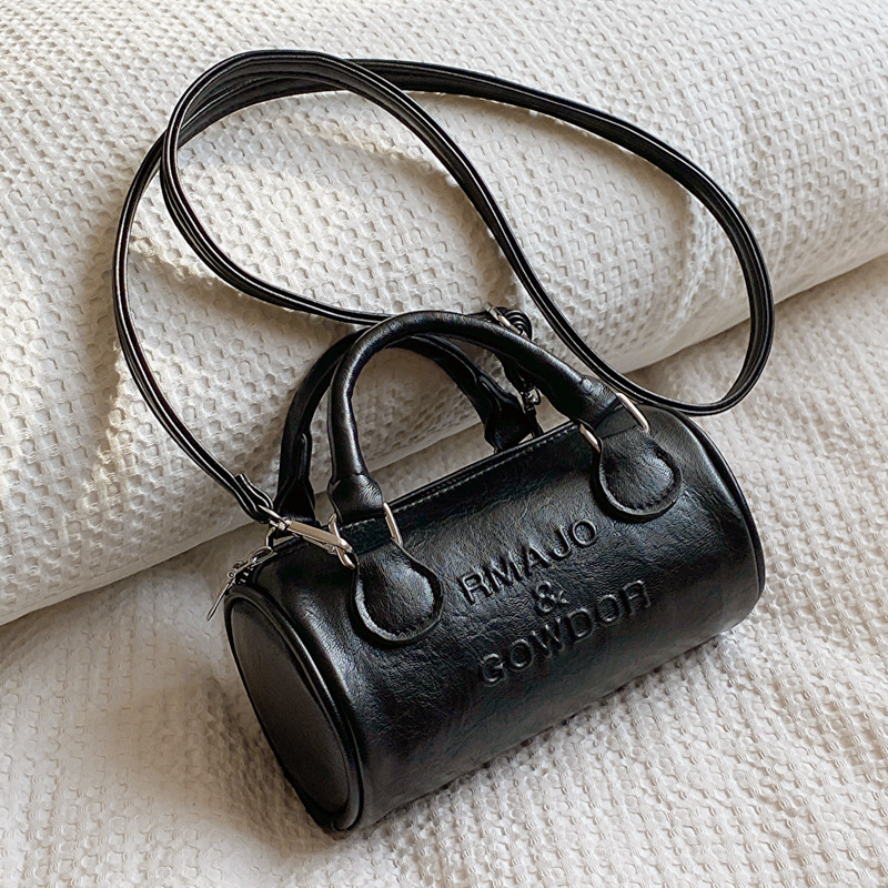 2025 Designer 2024 3 Niche Design New Winter Fashion Handbag Crossbody Simple Shoulder Bag free shipping