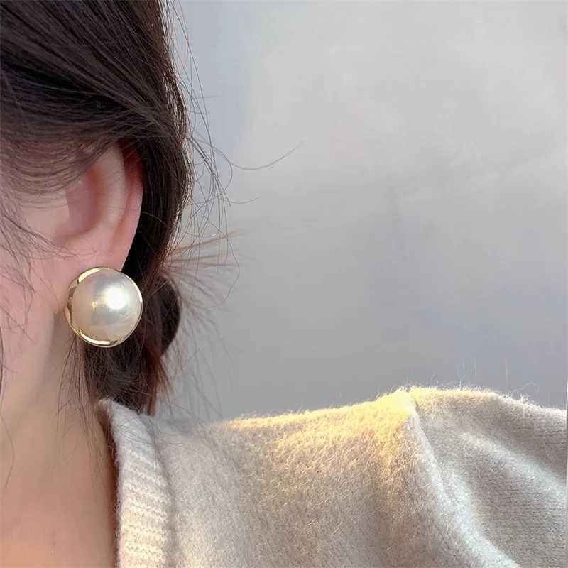 Metal Round Gold Color Pearl Earrings For Women Vintage Elegant Irregular Temperament Earrings Wedding Jewelry BrincosX241023