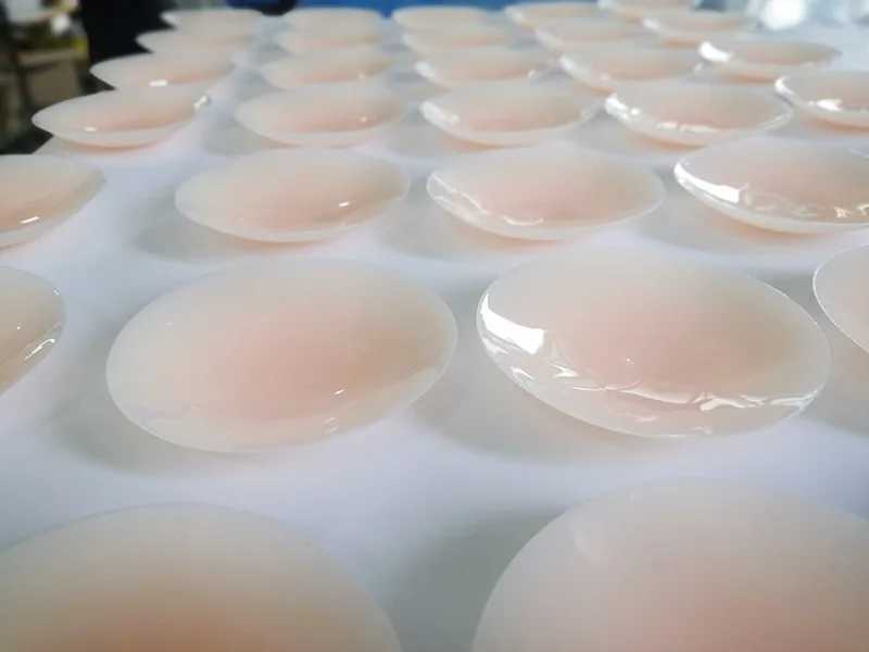 1 Pair Invisible Thin Non Adhesive Silicone Breast Patch Nipple Patch Cover Petals Stickers Seamless Silicone BraXJ241024