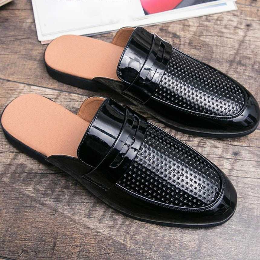 Men Dress Shoes Half Slippers Mens Outdoor Leisure Shoes Net Red One Foot Punching Casual Shoes Personality Trend Sandal 241009