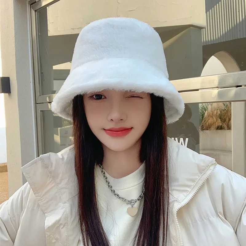 Plush fluffy fur bucket hat suitable for warm and soft girls in autumn Korean version hat hat solid cotton outdoor sun hat X241023