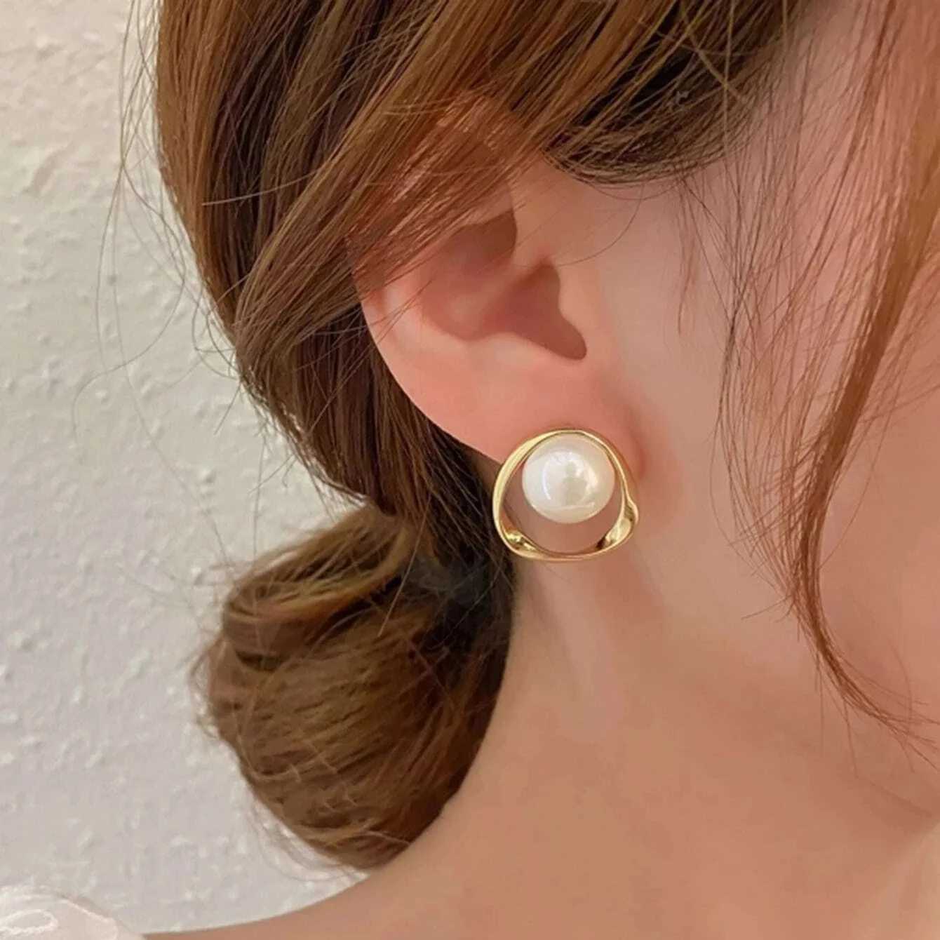 Deformity Round Pearl Earrings Womens Classic Simple Geometry Irregular Earrings Jewelry Tren Elegant Party Decoration W241023