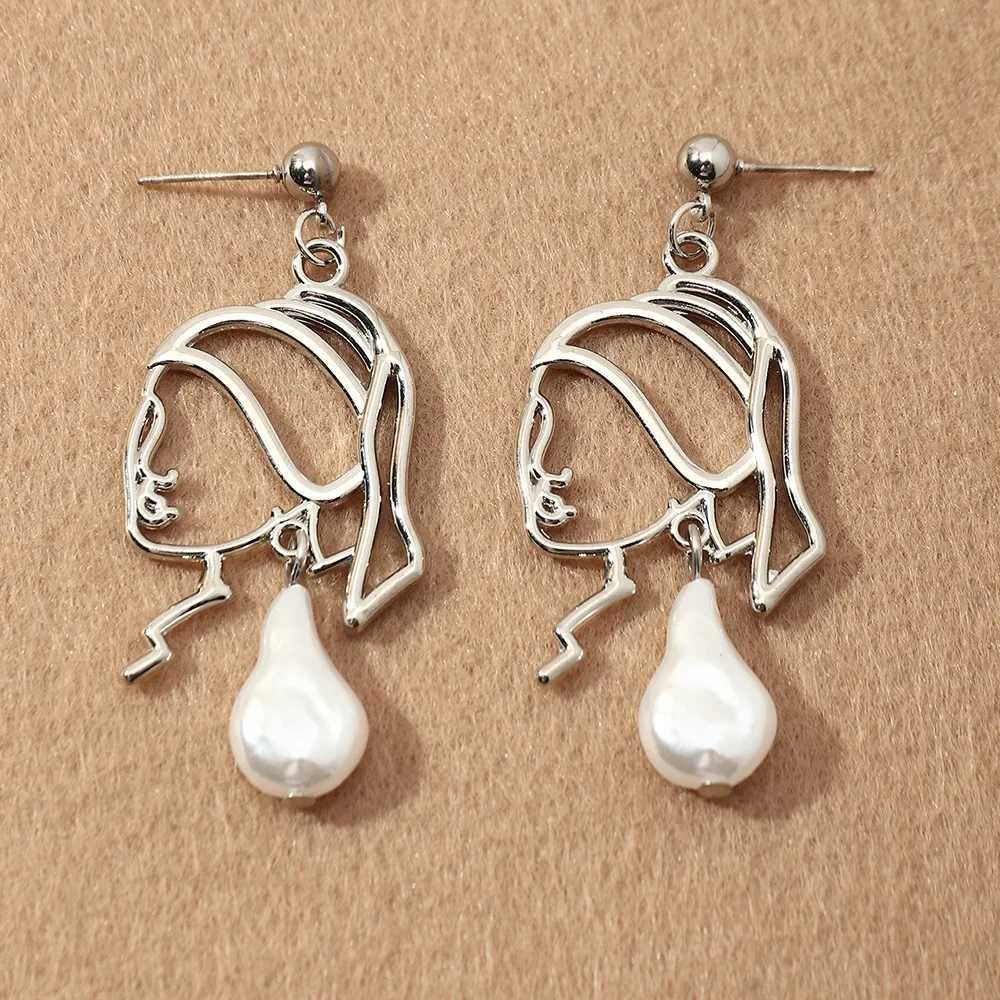 New Retro Girl Abstract Line Female Pendant Earrings Simple Pearl Face Pendant Earrings Elegant Female Earrings Jewelry Gifts W241023