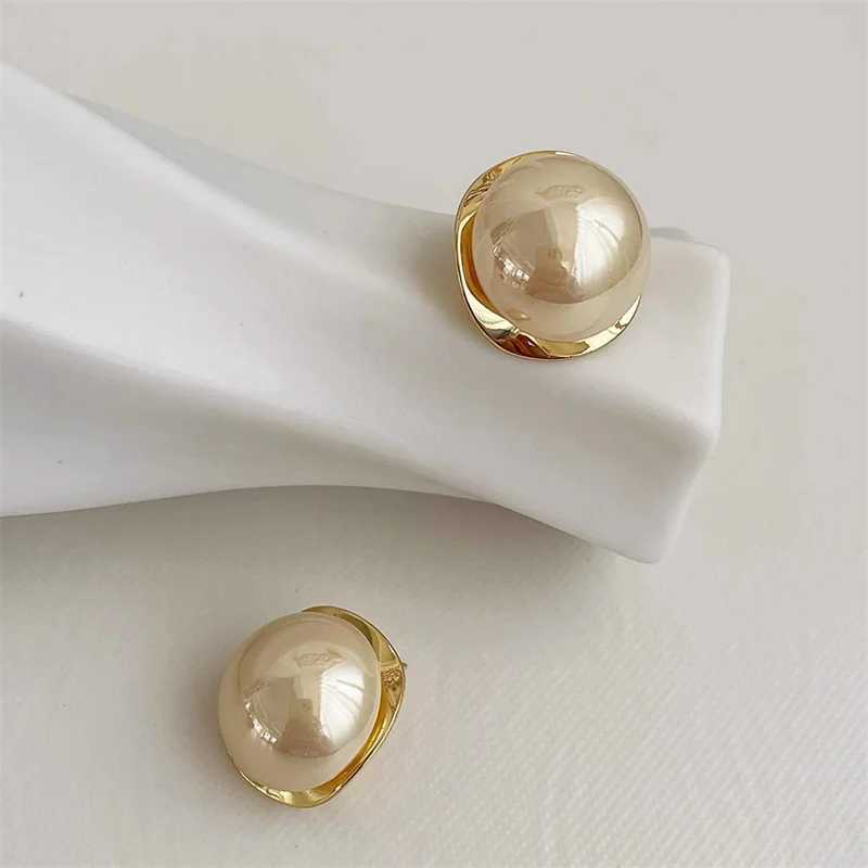 Metal Round Gold Color Pearl Earrings For Women Vintage Elegant Irregular Temperament Earrings Wedding Jewelry BrincosX241023