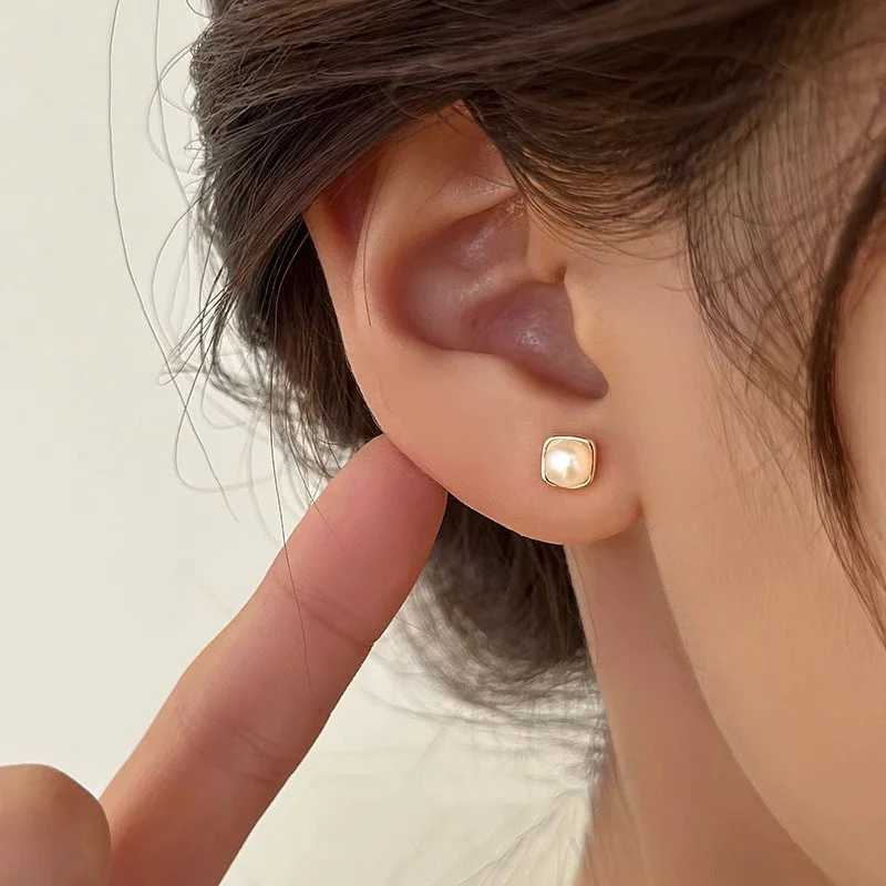 New Fashion Pearl Earrings Exquisite Square Stud Earrings For Women 925 Silver Needle Hypoallergenic Earrings Party JewelryX241023