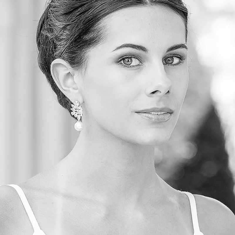 Huitan Luxury La Wedding Earrings Exquisite Simulated Pearl Pendant Jewelry Bright Zirconia Accessories for Engagement Parties W241023