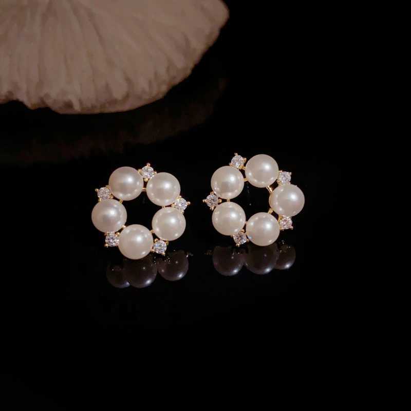 New Pearls Stud Earrings for Women Imitation Pearl Crystal Beads Shiny Sweet Womens Small Earrings Korean Fashion Ear JewelryX241023