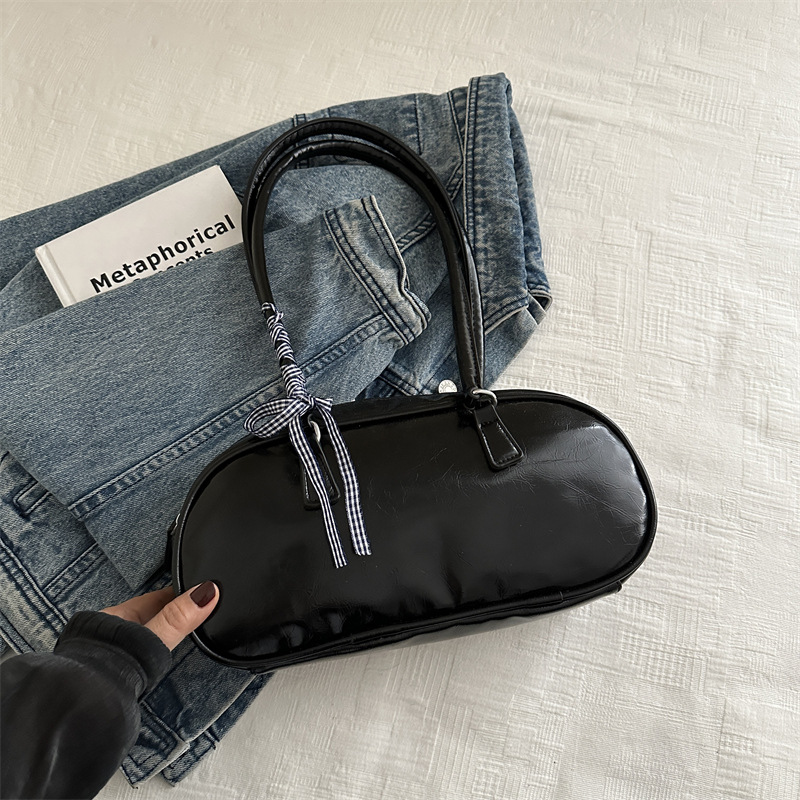 2025 Designer casual 3 2024 new beautiful personalized commuting fashionable underarm niche design shoulder bag free shipping