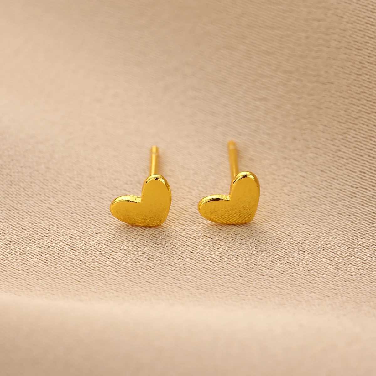 Fashion Simple Flower Stud Earrings For Women Girls Versatile Solid Heart Cartilage Tragus Ear Piercing Jewelry GiftsX241023