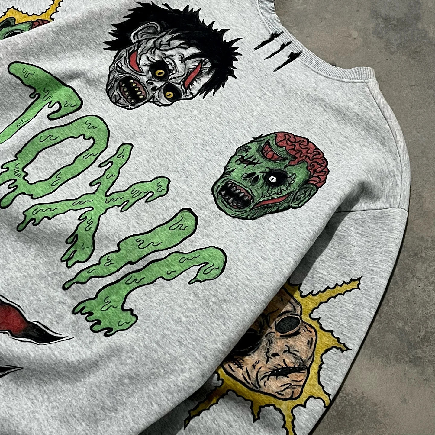 Autumn and Winter Grey Warm Long Sleeve Printed T-shirt Y2k Retro Zombie Pattern Gothic Hoodie Sportswear Loose Mens Wear 241024