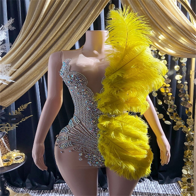Stunning Yellow Feather Prom Dress Contrast Mini Short Cocktail Dress Beaded Crystal Black Girls Birthday Dress 2025 Evening Dress Formal Birthday Hom