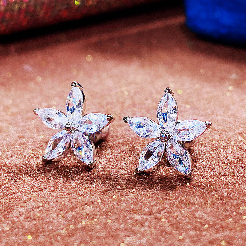 Classic Color Star Diamond Earrings Sweet Flower Five-pointed Star Women's Earrings Designer Red Maple Leaf Crystal Earrings Luxury Wedding Jewel