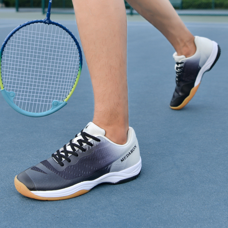 New professional badminton shoes men, breathable lightweight, suitable for student volleyball, table tennis, competition and training