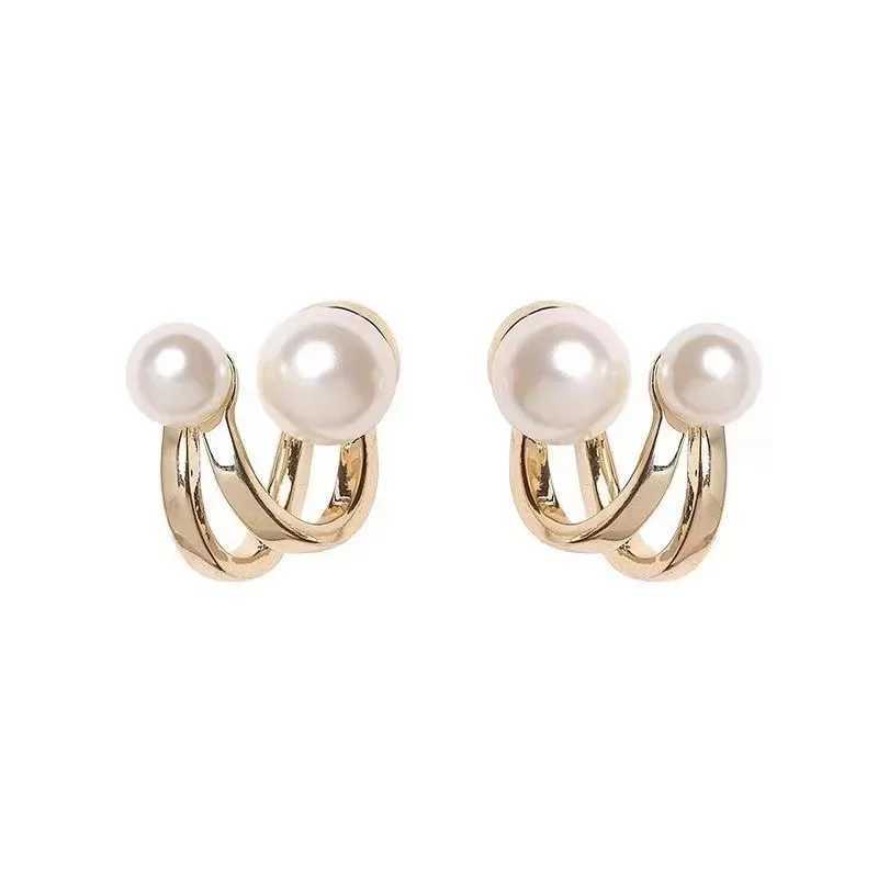 New retro light luxury pearl stud earrings Korean simple jewelry Christmas party girl temperature set W241023