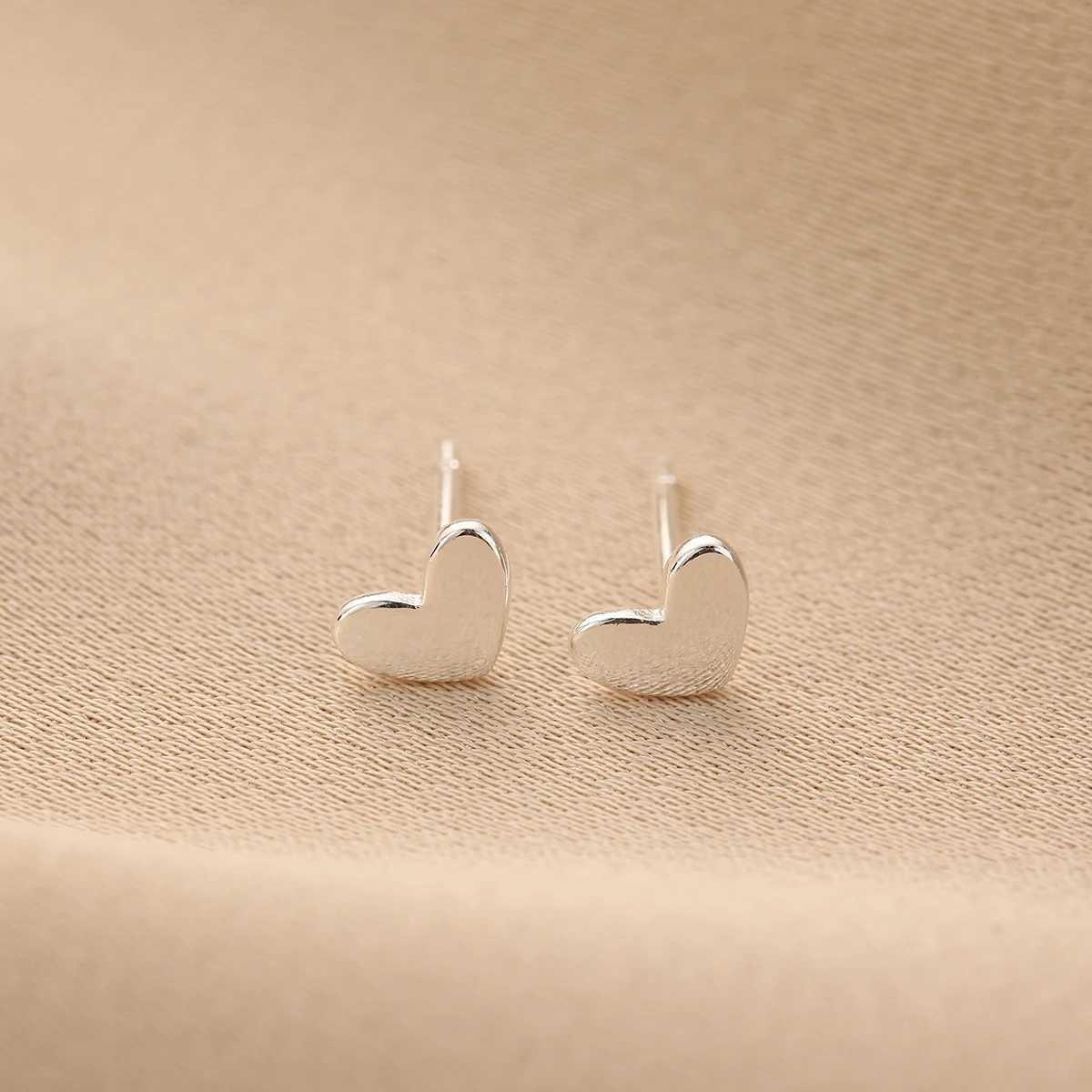 Fashion Simple Flower Stud Earrings For Women Girls Versatile Solid Heart Cartilage Tragus Ear Piercing Jewelry GiftsX241023