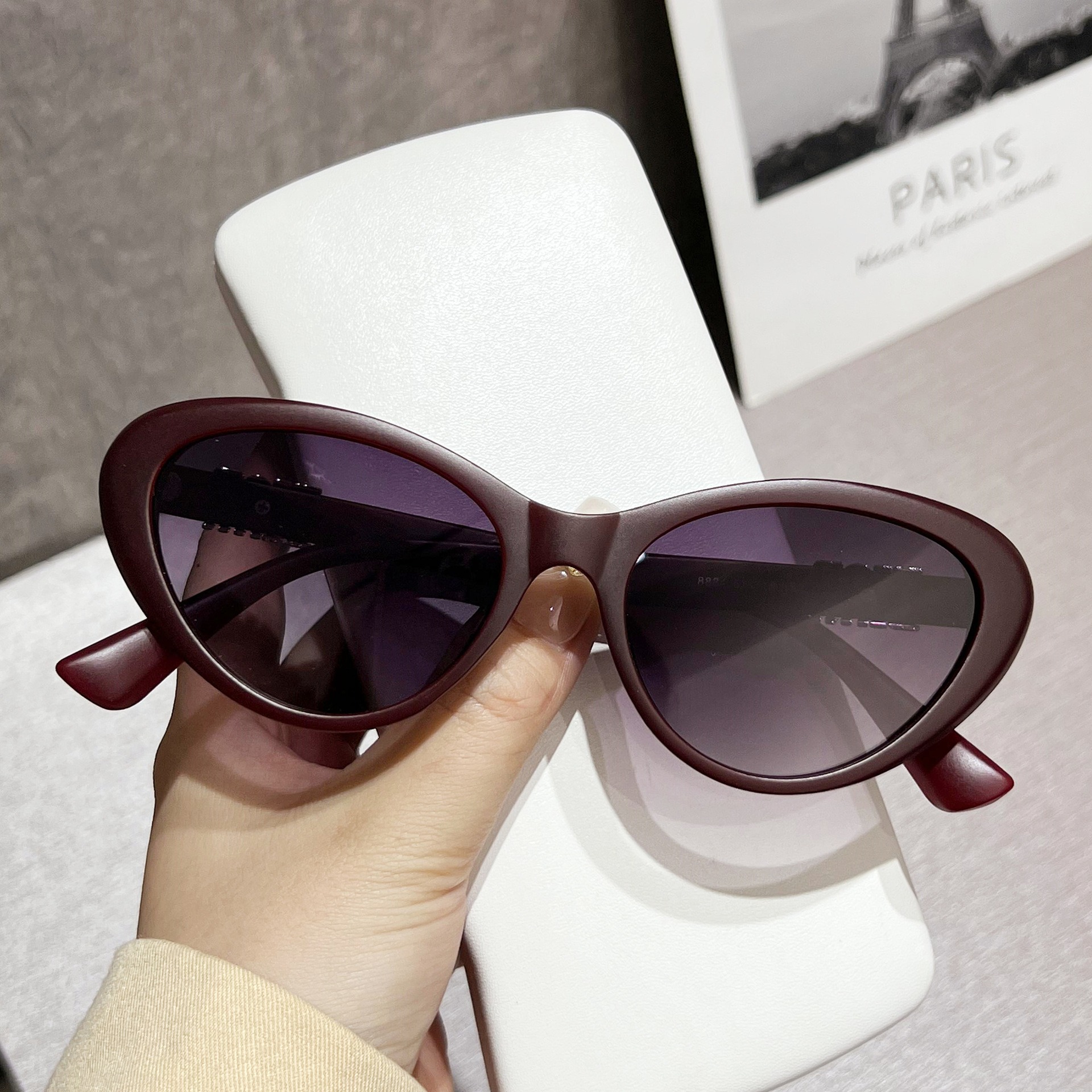 New Sunglasses for Women Trendy Round Face Long Face Personalized Cat Eyes Polarized Sunglasses Retro UV Resistant Glasses 8885