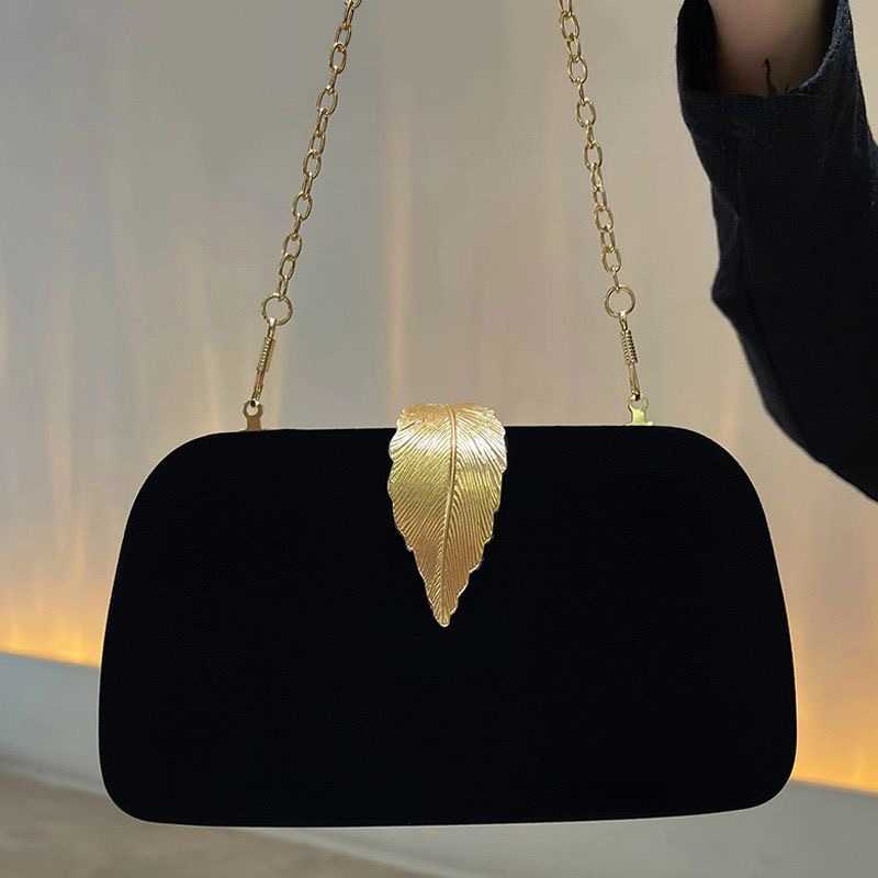 CMM New Velvet Banquet Bag Sparkling Diamond Womens Bag Cheongsam Bag Handheld Bag Plush Face Diagonal Straddle Party Bag