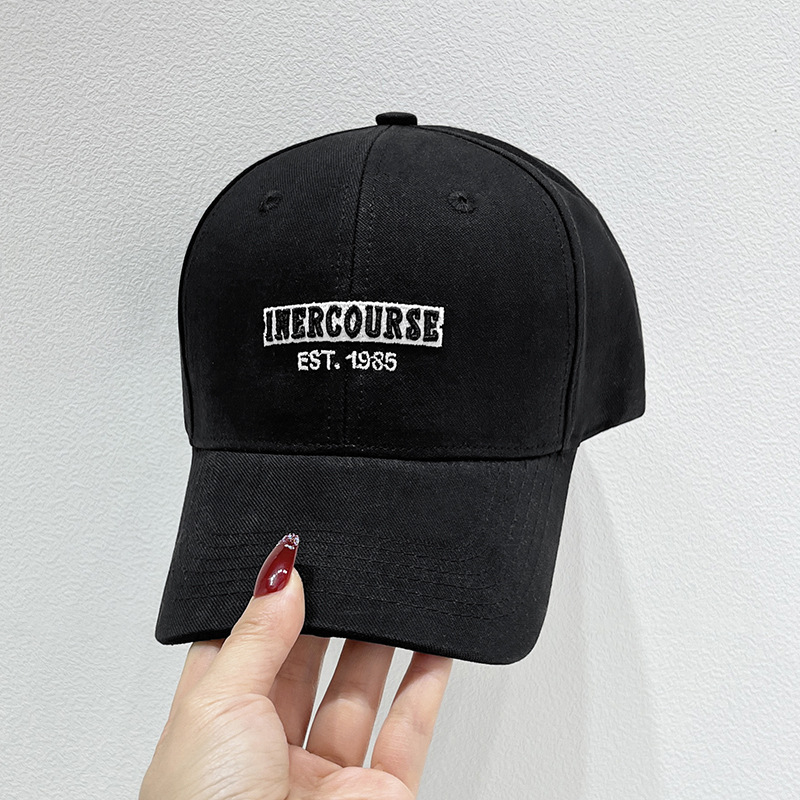 Free shipping New High Quality Caps Fashion Baseball hats Mens Womens Sports Caps Forward Cap Adjustable Fit Hat A timeless classic designer hat Q-11