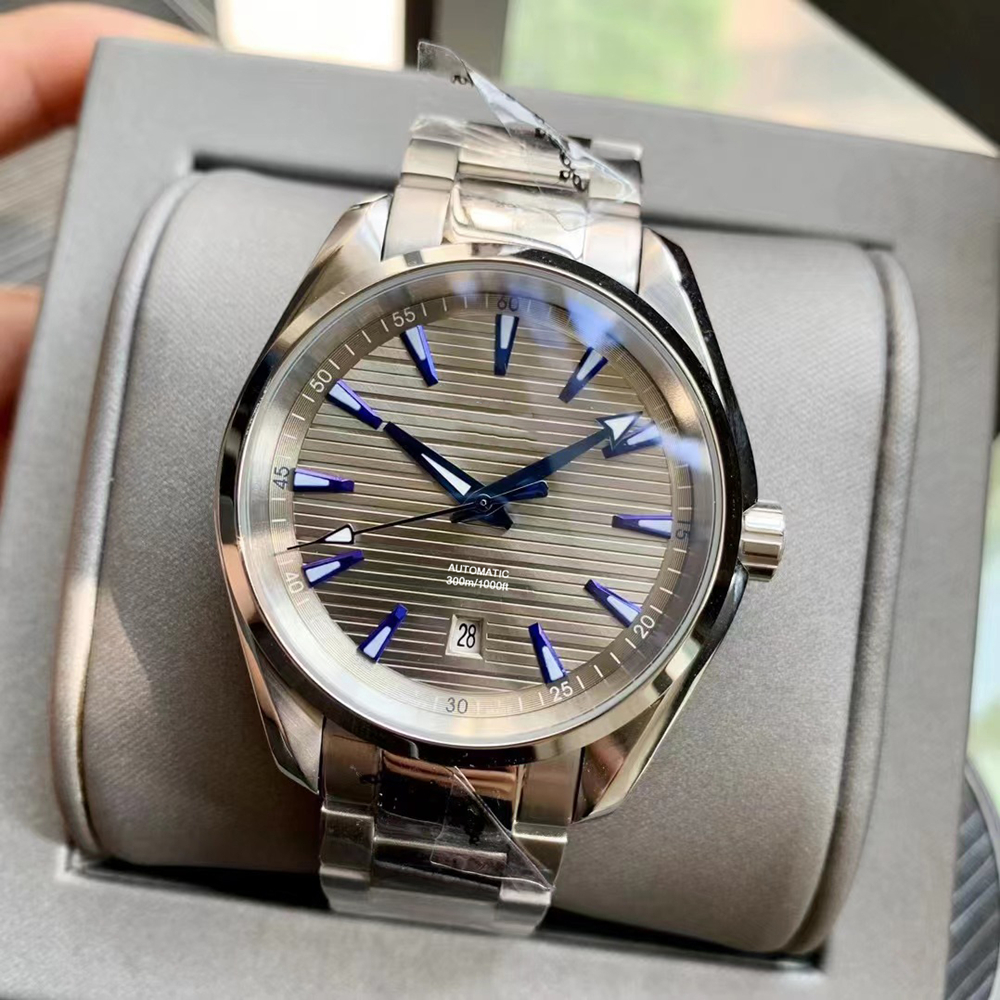 Nouvelles hommes de mode Regardez Sapphire Glass Automatic Nical Ceramics Rubber Strap Watchs Full Indexless en acier inoxydable Mentille pour ho
