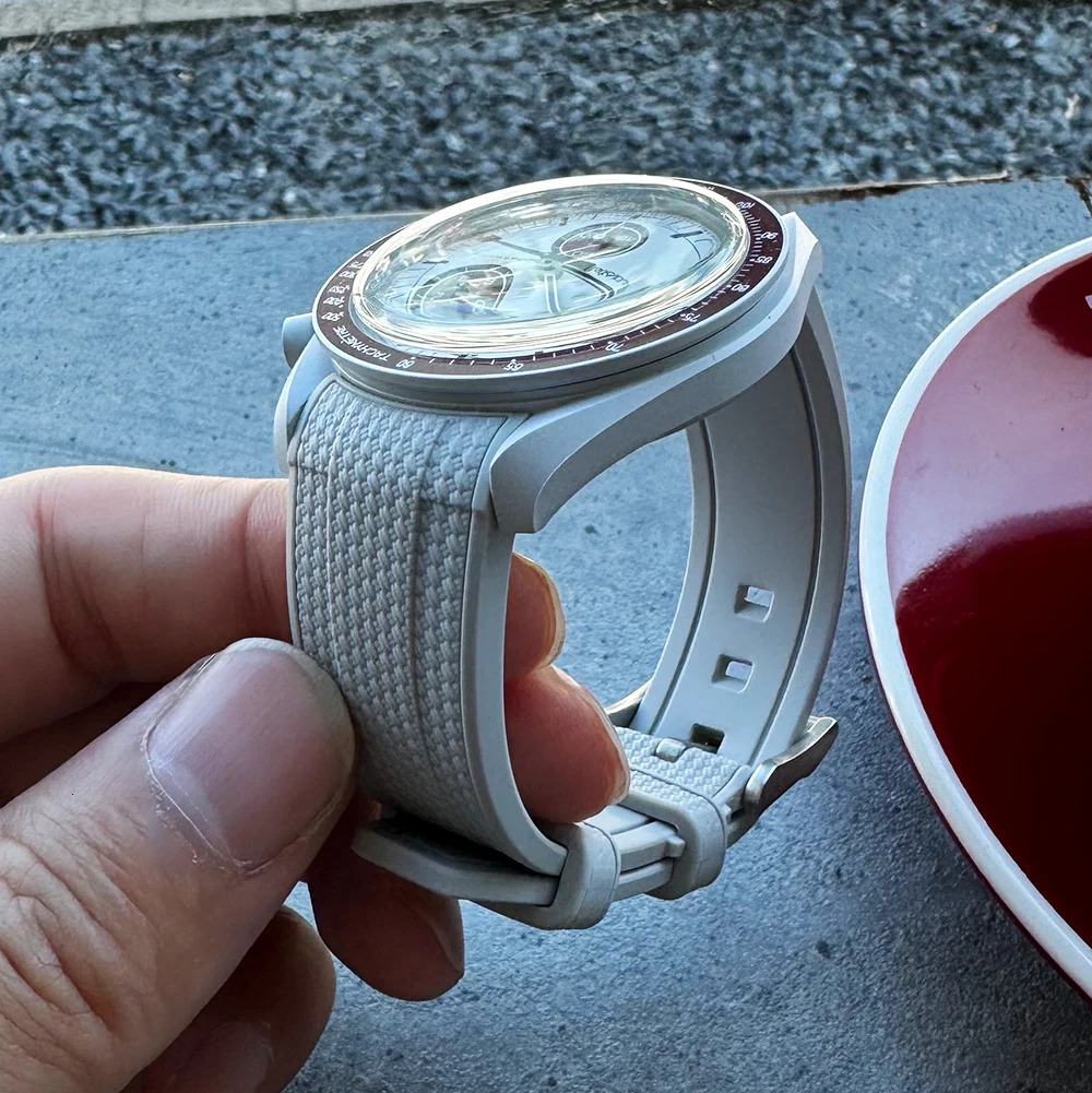 Black Grey Pink Watch strap 20MM High Quality Rubber Silicone Belt Yellow Blue Man Women Band for Omega Moon 241023