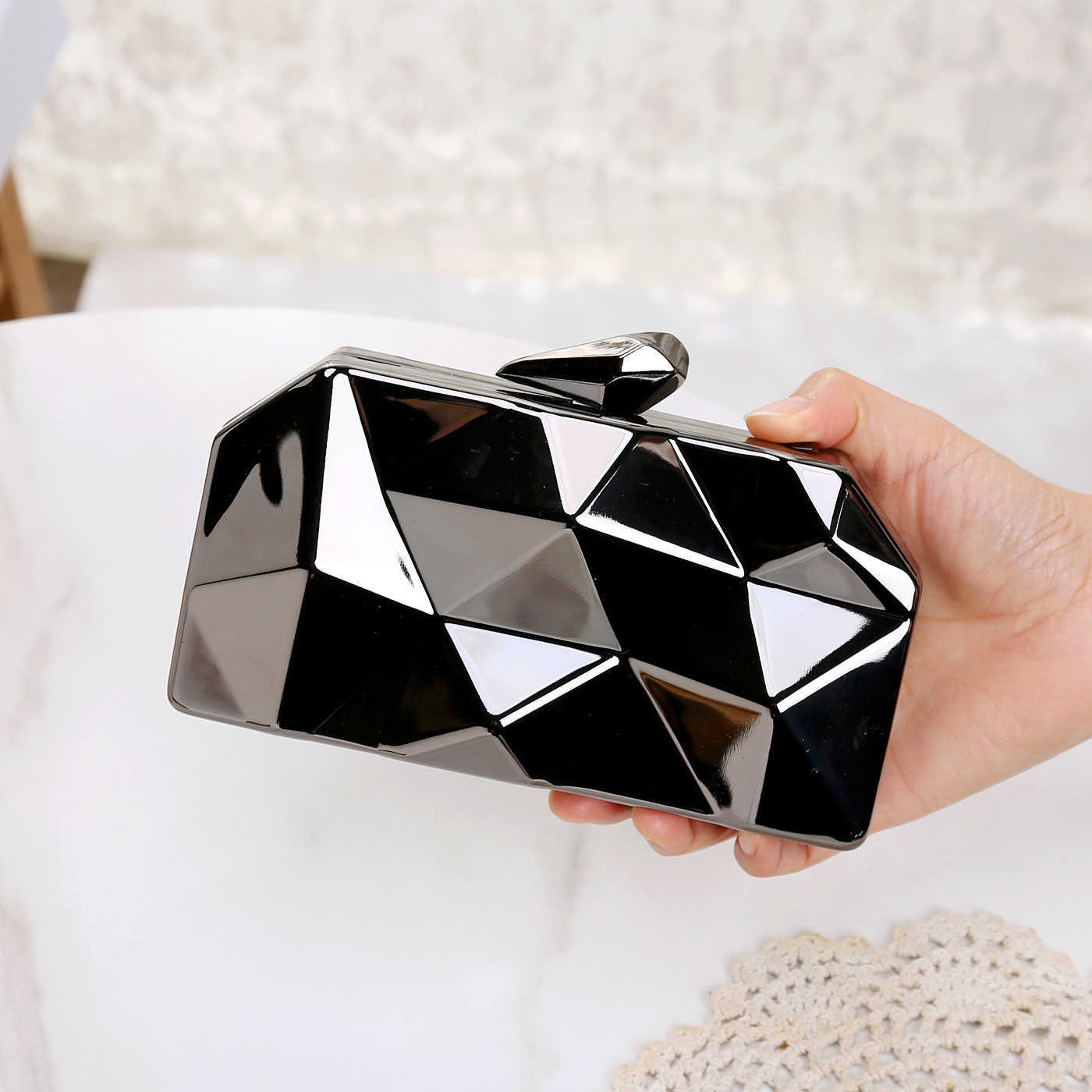 CMM New Fashion Diamond Iron Box Dinner Bag Womens Hand Grab Bag Metal Chain Evening Bag