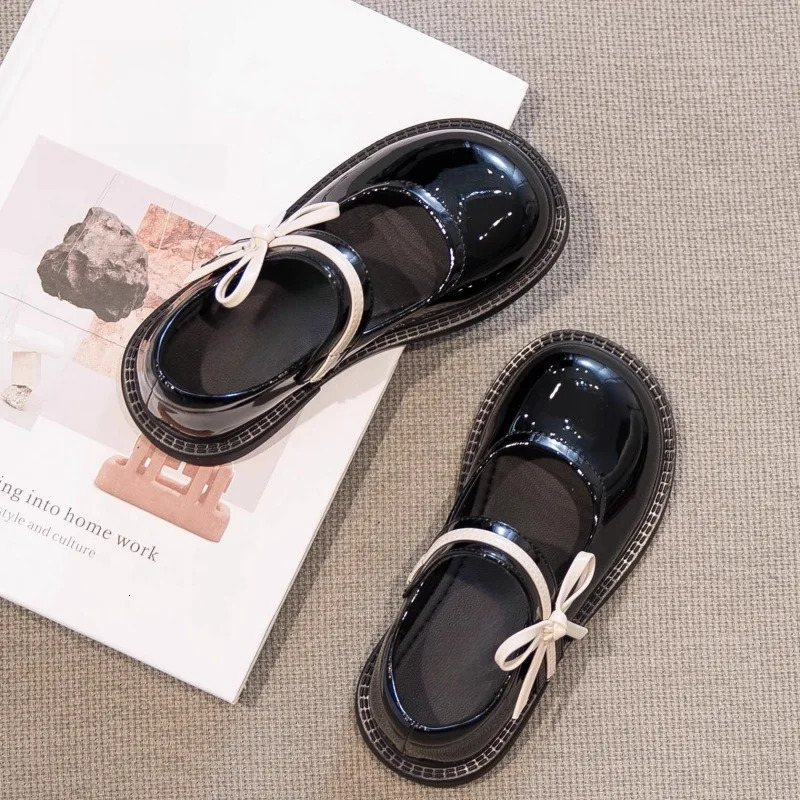 Fashion girls school shoes childrens fashion patches work bow princess shoes childrens light Mary Jens childrens ruffled leather shoes 241023