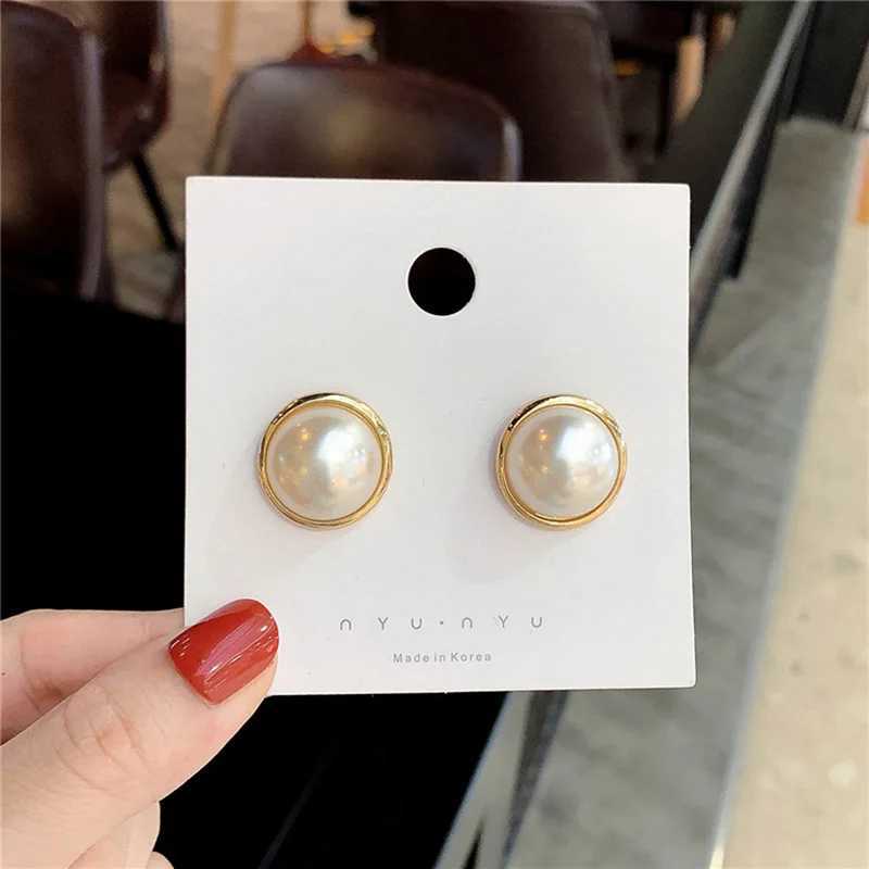 Fashion Jewelry White Imitation Pearl Earrings big Round 2CM Pearl Studs Earrings Statement Earrings for femaleX241023