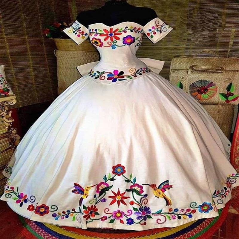 Vintage Mexican Wedding Dress 2025 Colorful Embroidery Ball Gown Country Style Bridal Gowns Lace Up Off Shoulders Gothic Bride Dress With Big Bow Vest