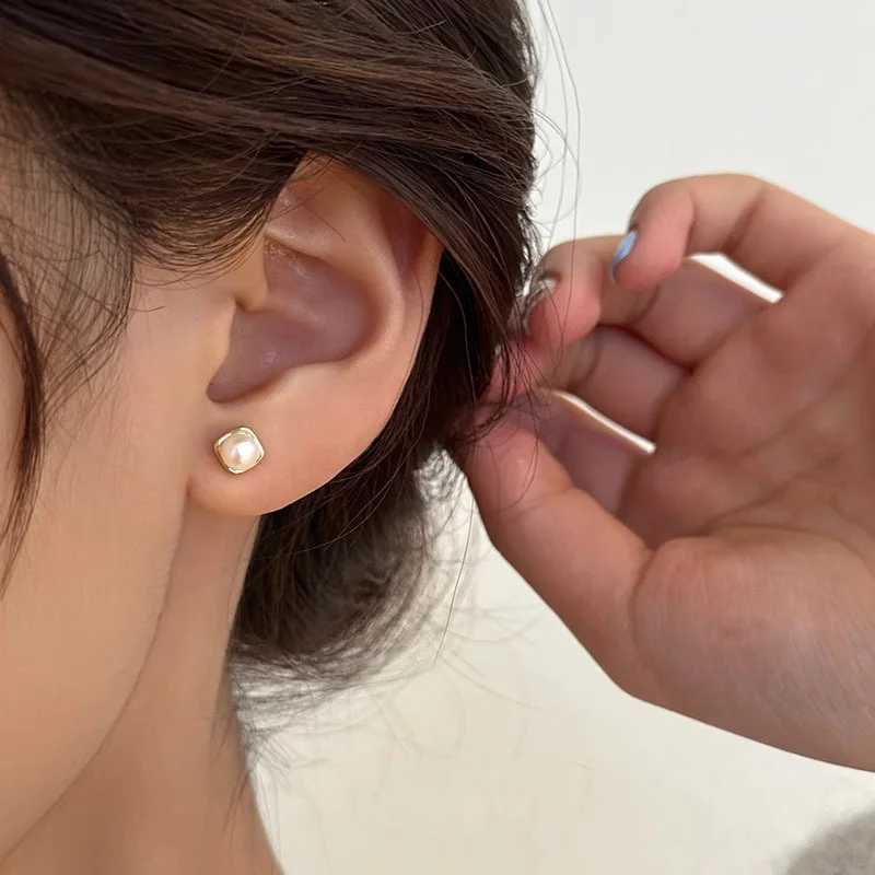 New Fashion Pearl Earrings Exquisite Square Stud Earrings For Women 925 Silver Needle Hypoallergenic Earrings Party JewelryX241023