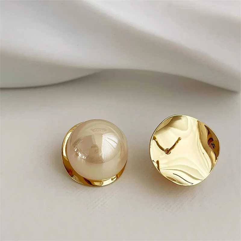 Metal Round Gold Color Pearl Earrings For Women Vintage Elegant Irregular Temperament Earrings Wedding Jewelry BrincosX241023
