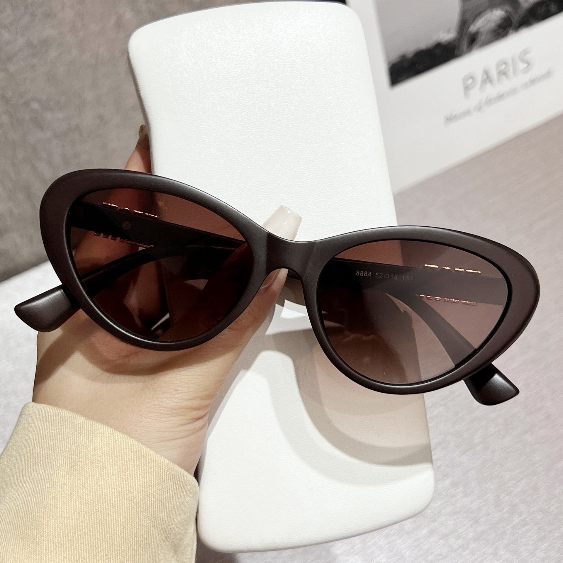 New Sunglasses for Women Trendy Round Face Long Face Personalized Cat Eyes Polarized Sunglasses Retro UV Resistant Glasses 8885