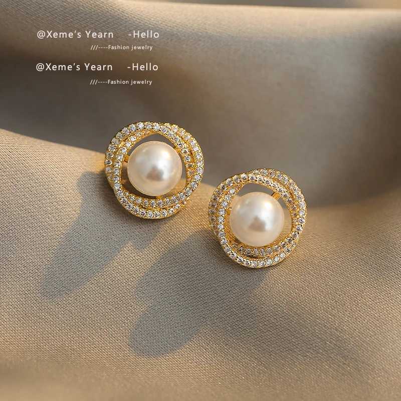 2020 New Unusual Geometry Vortex Her Pearl Earrings for Womens Exquisite Fashion Party Jewelry Luxury Decoration Earrings W241023