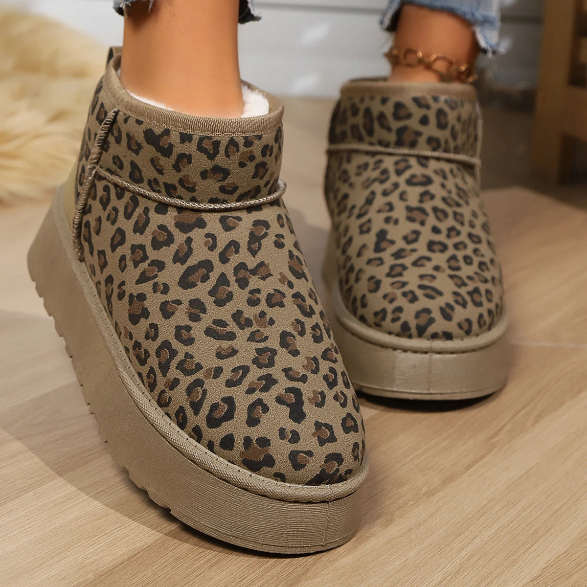 Women Leopard Print Boots2024 Winter Comfortable Warm Snow Boots Outdoor Nonslip Wearresistant Fashion Plush Short 241028