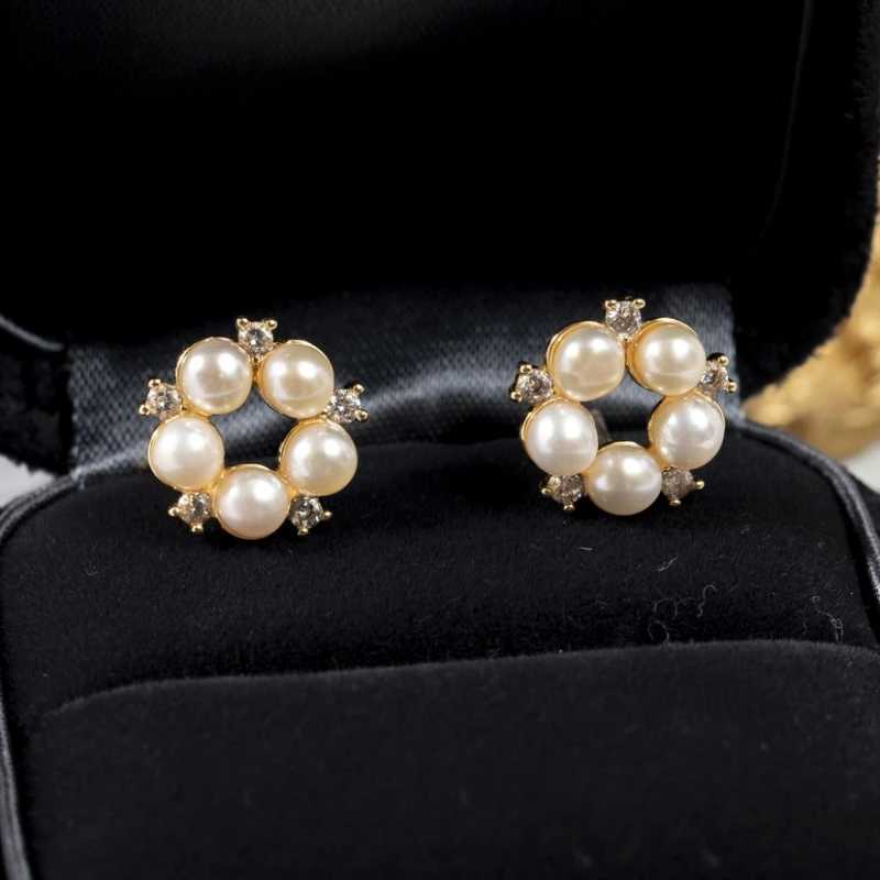 New Pearls Stud Earrings for Women Imitation Pearl Crystal Beads Shiny Sweet Womens Small Earrings Korean Fashion Ear JewelryX241023