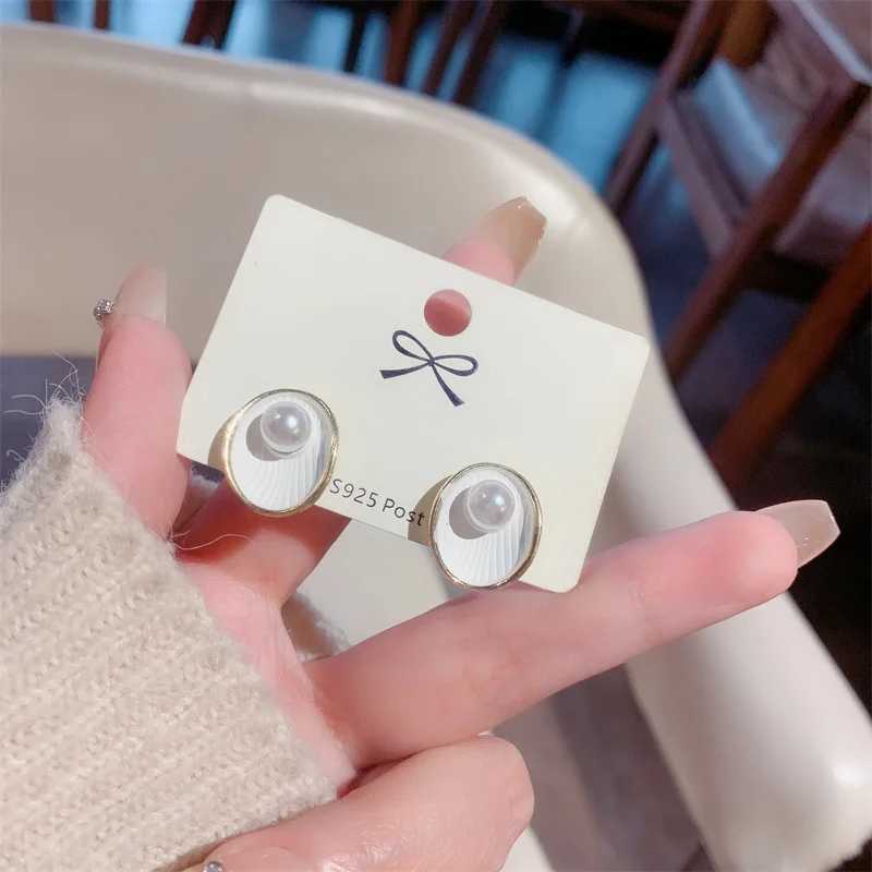 Trend White Enamel Shell Imitation Pearl Stud Earrings for Women Exquisite Geometry Ear Jewelry Accessory Wholesale Girl GiftX241023