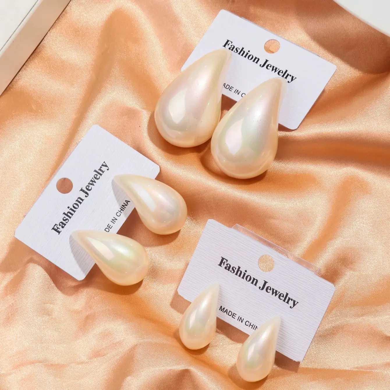 Tren Acrylic Pearl like Short and Fat Dupes Water Drop Earrings Womens Tear Ball Dome Earrings 2024 Luxury Jewelry Gift W241023