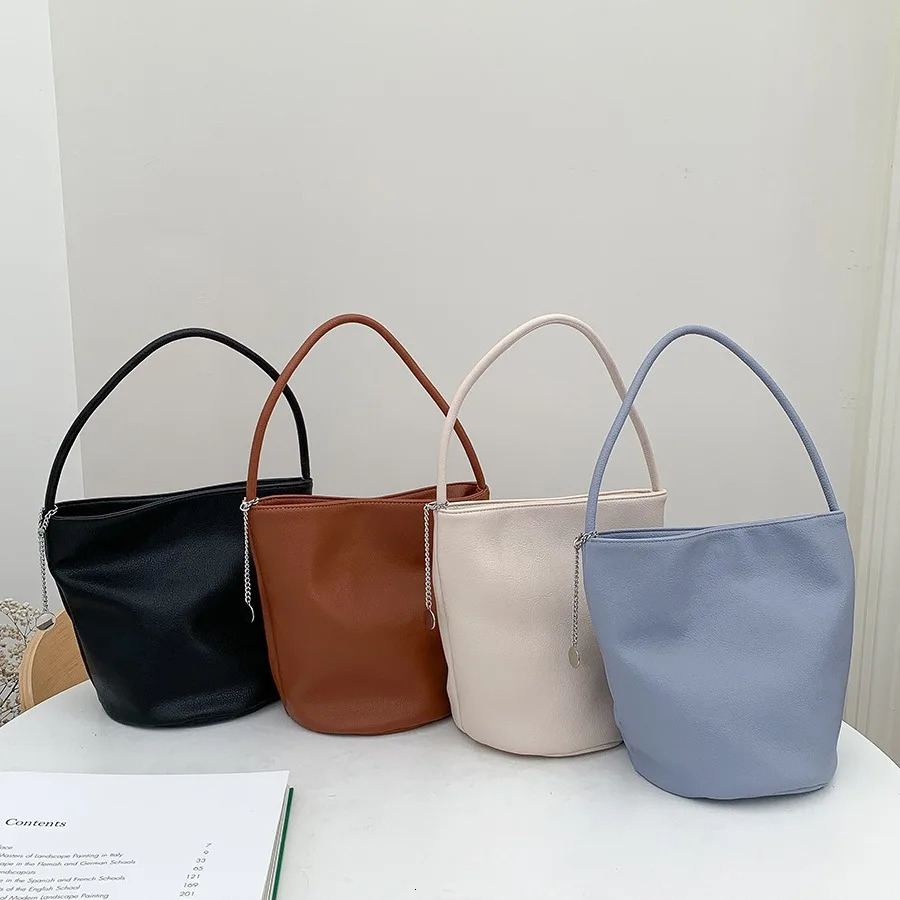 Soft Leather Shoulder Bucket Bag Summer Womens Versatile Commuting Large Capacity Cylinder y Underarm 241021
