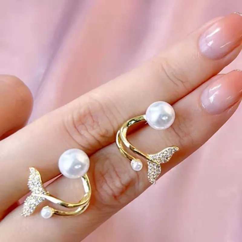 Women New Light Luxury Crystal Fish Tail Studs Earrings Pearl Mermaid Ear Tail Cuff Whale Tail Mermaid Earrings AccessoriesX241023