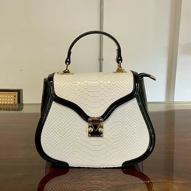 y Womens Handbag Genuine leather Bag Fashionable Small Square Versatile Shoulder Crossbody 241021