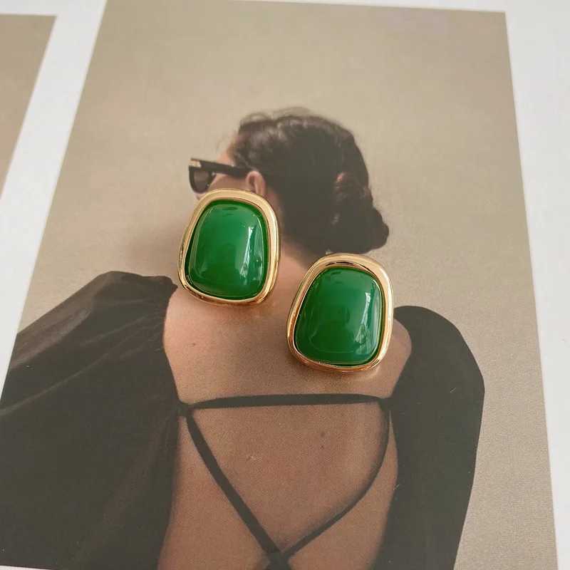 Vintage Fashion Irregular Pearl Stud Earrings Female Green RED Simulated Pearl Earrings for Women Wedding JewelryX241023