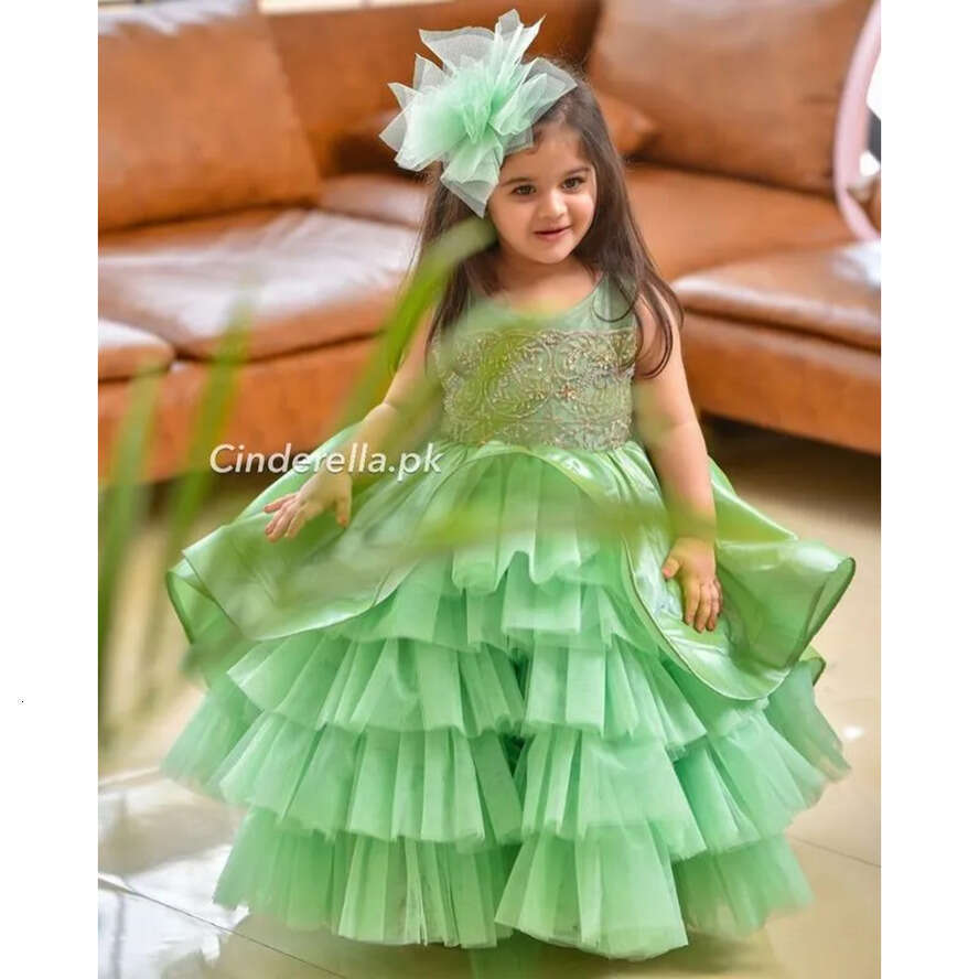 2021 Beaded Lace Wer Girl Dresses Ball Gown Satin Tiers Lilttle Kids Birthday Pageant Weddding Gowns