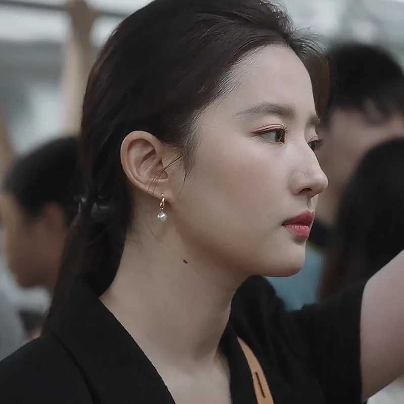 Xiya 2023 Trending Gentle Pearl Hoop Earrings for Women Fashion New Ear Jewelry La Gift Party Wedding W241023