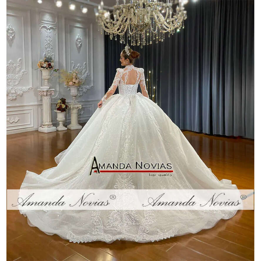 New Design V-Necke Princess Wedding Gown